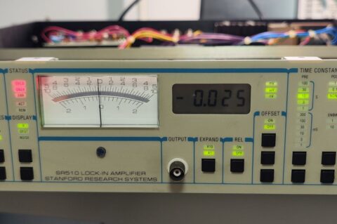 仪表博物馆[05]-SR510 模拟锁定放大器